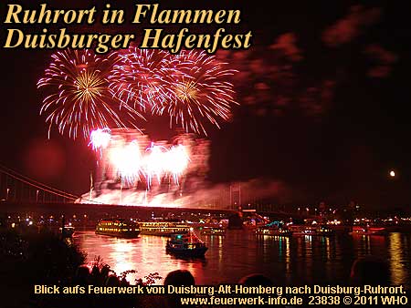 Ruhrort in Flammen, Feuerwerk Hafenfest Duisburg am Rhein.